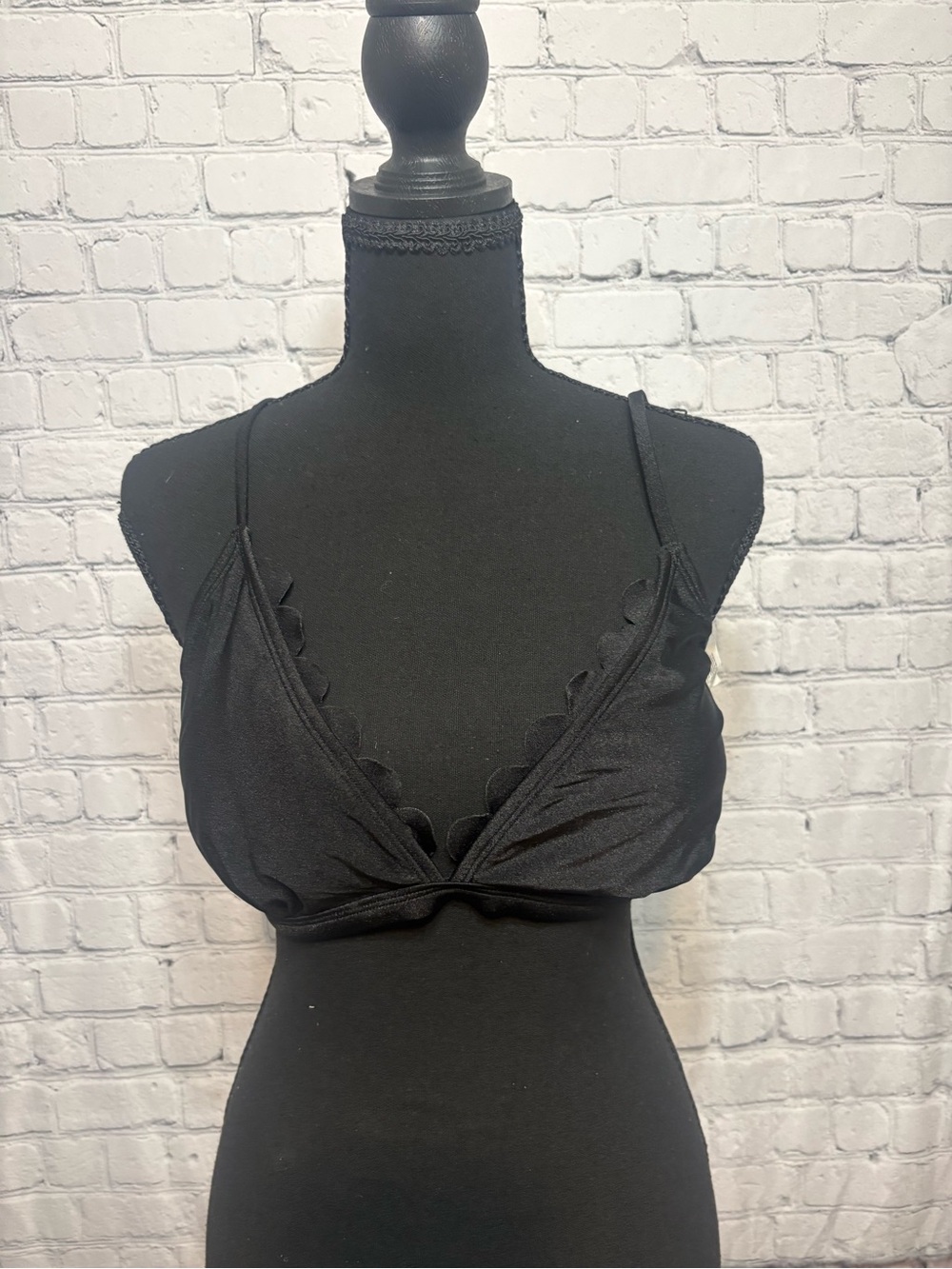 Cupshe Black Scalloped Triangle Bikini Top & Bottoms